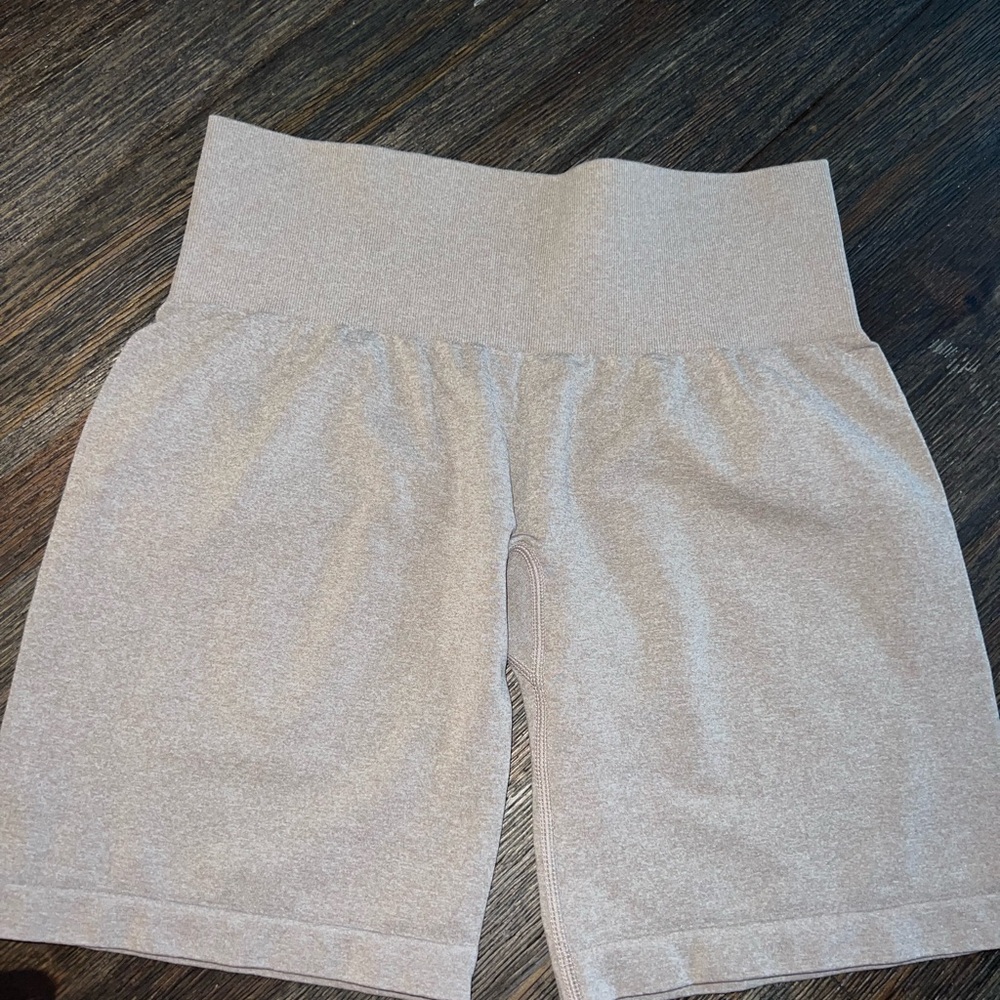 NVGTN Pro Seamless Shorts Taupe - Picture 4 of 4